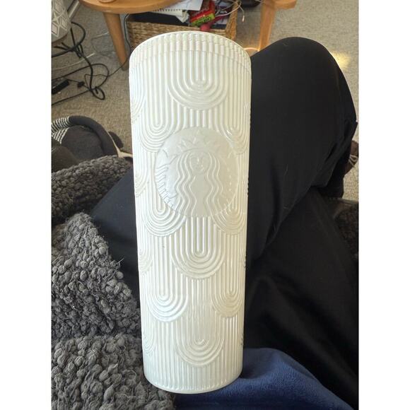 Starbucks 2023 Spring Pearl White 24oz Mermaid Venti Tumbler - Picture 4 of 4